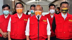 行政院長蘇貞昌今（16）日下午視察「尼莎颱風中央災害應變中心」。（圖／行政院提供)