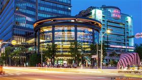 松山車站生活圈在軌道經濟刺激下，儼然成為東京澀谷站在台北的翻版（圖／業者提供）