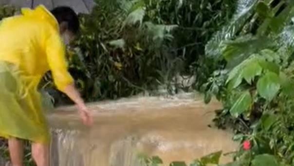 新／豪雨狂炸信義區！泥水淹入民宅
