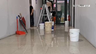 抽水馬達故障　南門活動中心「室內瀑布」