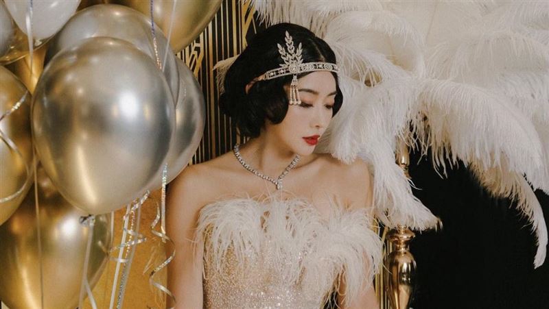 女神開衩禮服嗨迎38歲生日　超奢華裝扮曝