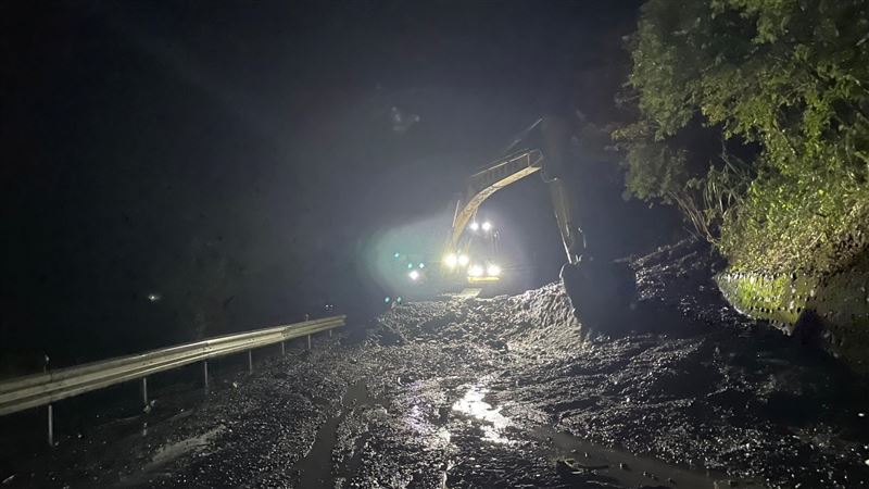 4公路坍方中斷　北橫預計「今中午搶通」