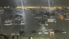破50台車全部泡湯！百齡橋下淹成「大型游泳池」網驚：車主要哭了