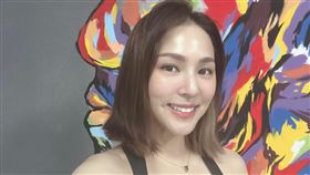 熊熊在健身房的火辣運動自拍讓網友讚爆。（圖／翻攝自熊熊 Bear Genie臉書）