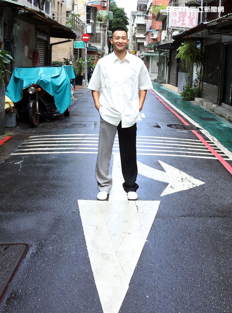 黃冠智三立新聞網專訪。（記者邱榮吉/攝影）