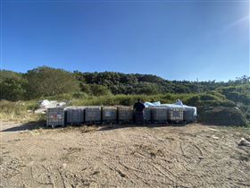 黑心！台中土地被挖出天坑　一驗竟是強酸（圖／翻攝畫面）