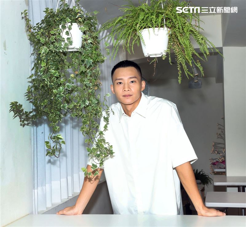 黃冠智三立新聞網專訪。（記者邱榮吉/攝影）