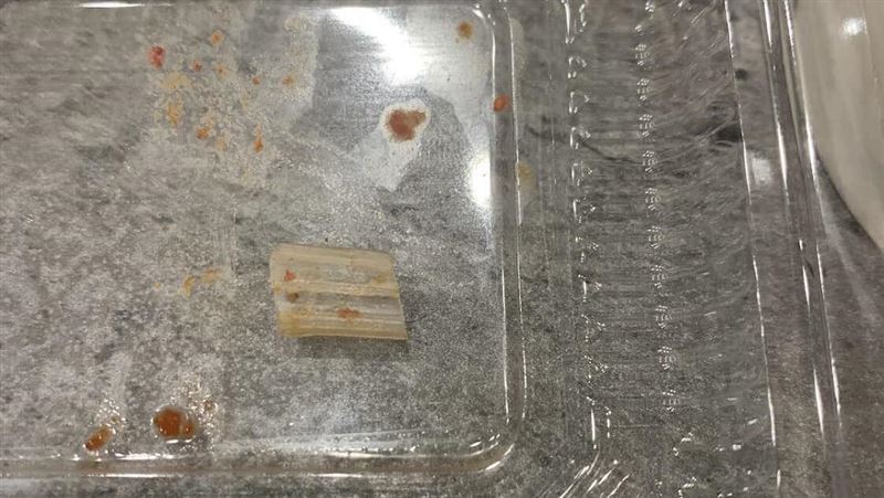 客人轟「火鍋裡有塑膠片」　老闆秒打臉