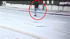 ▲台北市曾姓男子酒測超標被送辦，不過他認為騎的是電動滑板車不應該算酒駕。（圖／翻攝畫面）
