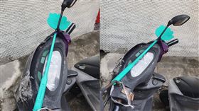 有輛機車儀表板上綁著蒼蠅拍。（圖／翻攝自爆廢公社 臉書）