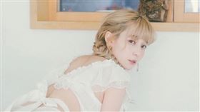 本本分享寫真辣照。（圖／翻攝自本本IG）