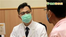 台中慈濟醫院提供鄭紹彬醫師與何姓患者。