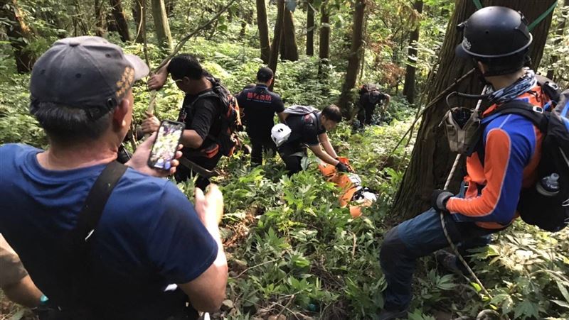 爬山前另一半要他留手機帳密　男下秒愣住