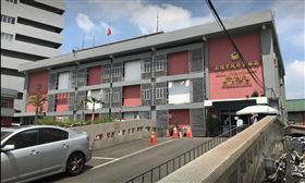 汽車旅館,心情不好,胸口插刀