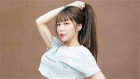 ▲為維持身材曲線，梓梓會利用重訓來鍛鍊不同部位的肌肉。（圖／翻攝自臉書Chloe 董梓甯）