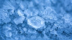 雪花，降雪，含塑膠微粒 (圖／PIXABAY)