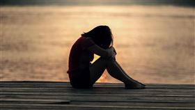 女大生,沒有家人,低收入戶,獎助學金,投資型保單