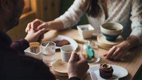  開價1萬5，飯局妹，包養，參加前女友婚禮，(圖／翻攝自StockSnap)