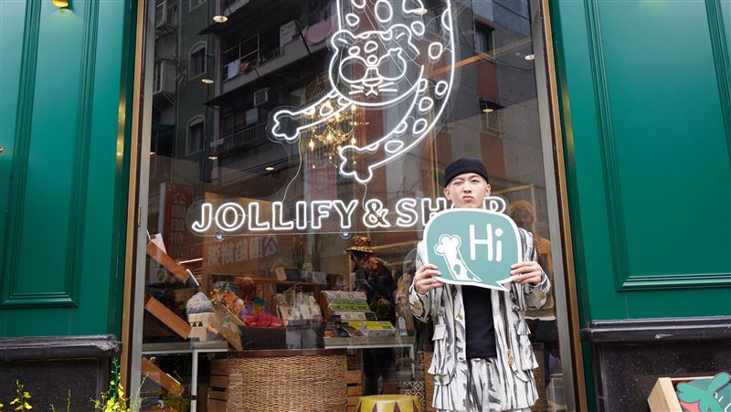吳思賢口味超養生！挺設計師好友抽空逛店