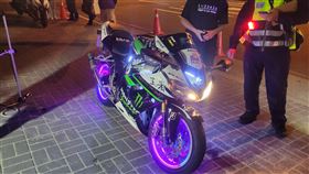 第二警分局，「忍界之王」的Ninja ZX-10R，聖光騎士團，重機，3張罰單5400元 (圖／警方提供)
