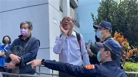 蔣萬安遇到民眾鬧場狂喊「郭萬安加油」。(圖/翻攝畫面)