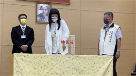 嘉義,Molly,小商人,性專區,改名,詐騙,襯衫,抽籤,議員候選人,