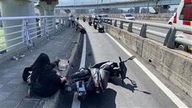 新北市,三重,新北大橋,騎士,紙張,