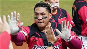 吉力吉撈·鞏冠首局就炸裂，14轟出爐追平林立。（圖／味全龍提供）