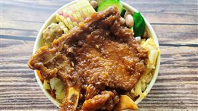 ▲海線通車百週年紀念便當 台鐵「鄉味特色便當」10/11限量開賣 乘載每一站幸福 品嚐每一口鄉憶120元（圖／台鐵提供）