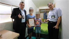 家境貧困,小兄弟,恆春基督教醫院,中科院九鵬基地