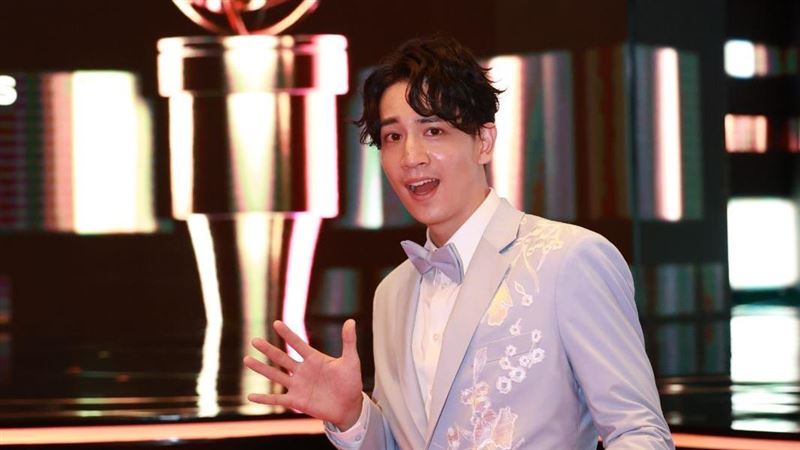 日本男星走紅毯　禮服竟藏「台日友好」
