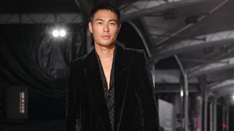 雙料入圍男主角　楊祐寧胸前開深V帥爆