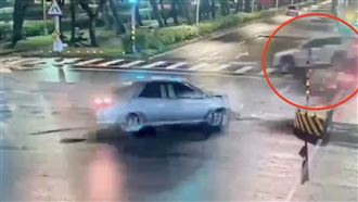 北市轎車撞休旅車！　無辜外送員噴飛亡