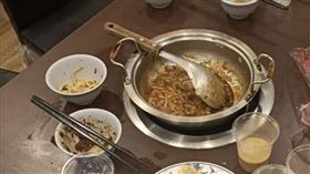 高中生吃火鍋「乾燒」惡整店員！全網暴怒