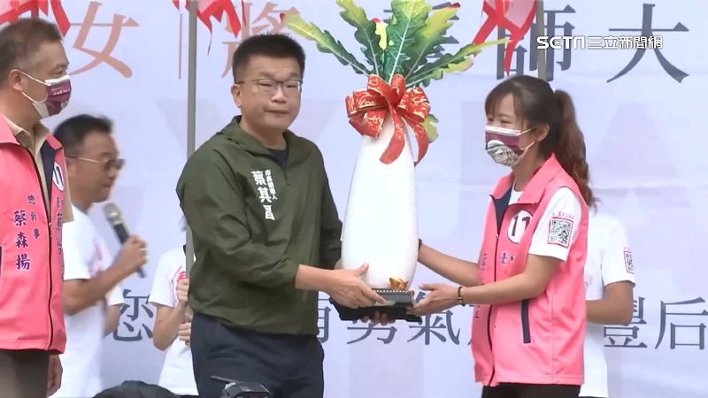 再度上演搶樁！蔡其昌、盧秀燕站台蔡怡萱