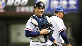 U23台灣投手群防禦率亮眼  捕手張翔是關鍵之一U23世界盃棒球賽台灣隊此次投手群表現亮眼，8戰打完團隊防禦率僅1.38，投手教練郭勇志點名投手群進步多，捕手張翔（圖）也是隱藏版功臣。（中華民國棒球協會提供）中央社記者謝靜雯傳真  111年10月23日