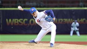 陳宇宏滑球更自信  將展開職棒生涯低肩側投手陳宇宏連兩屆打U23世界盃棒球賽，今年集訓期間修正滑球，也慢慢投出自信，結束U23世界盃賽事後要展開職棒生涯，他表示，「變化球還要加強」。圖為陳宇宏21日出賽畫面。（中華民國棒球協會提供）中央社記者謝靜雯傳真  111年10月23日