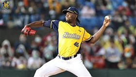 中信兄弟王牌楊投德保拉。（圖／兄弟提供）