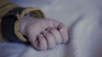 狠父灌水、拳打腳踢2歲兒　重判18年定讞