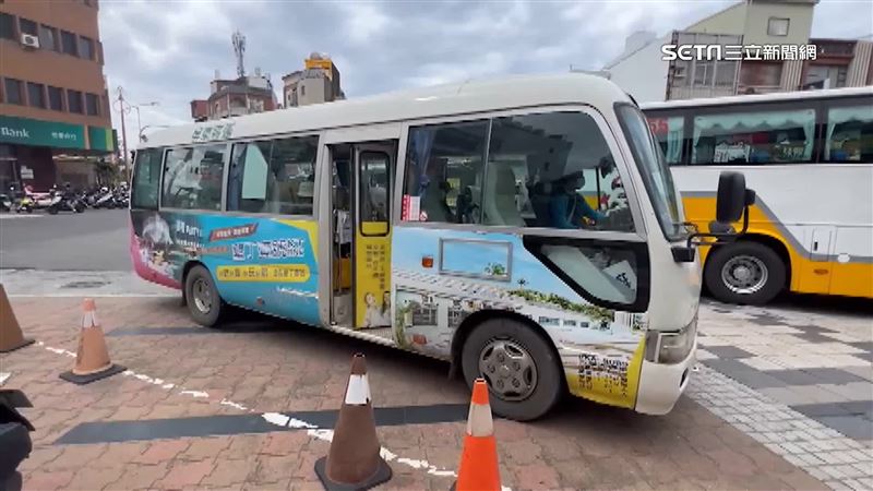 沒在指定地點等！老婦急上車遭司機罵哭