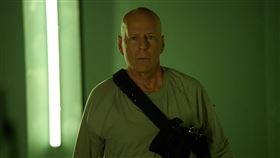 終極堡壘2_劇照02_布魯斯威利。（圖／車庫娛樂提供）