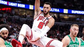 ▲拉文（Zach LaVine）秀雙手暴扣。（圖／翻攝自公牛推特）