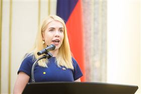 立法院長游錫堃今（25）日接見及款宴立陶宛歐洲事務委員會副主席帕季格(Zygimantas Pavilionis)及烏克蘭聲音黨主席盧狄克(Kira Rudik)黨主席等二人。