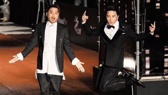 KID坤達金鐘「紅毯跳躍」比對照：完整了