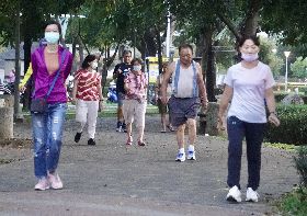 國內新增確診數連6天低於4萬例（3）