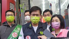 林佳龍：郵政工會惜情重義  非常感動中華郵政工會理事長吳文豐發函呼籲會員力挺民進黨新北市長參選人林佳龍（右3），林佳龍25日受訪表示，對於一路幫助過的人紛紛表態支持真的「非常感動」、「郵政工會真的惜情重義」。中央社記者王鴻國攝  111年10月25日