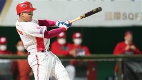 吉力吉撈．鞏冠擊敗林立成為全壘打王。（圖／味全龍提供）