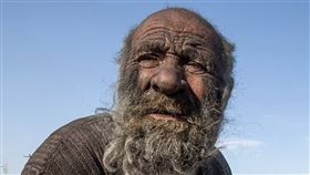 伊朗,病逝,不洗澡,洗澡,污垢 推特https://twitter.com/MobilePunch/status/1584907163151077381/photo/3