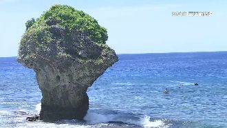 大量遊客重傷小琉球海域　擬收保育費60元