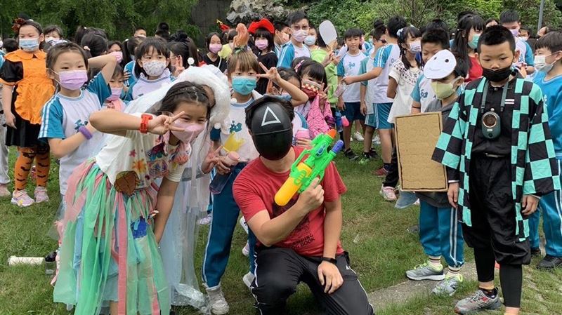 不給糖就搗蛋　德和國小萬聖節路跑